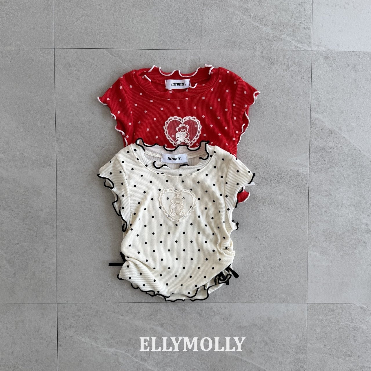 [ELLYMOLLY] Dot Me Shirring Tee +fee2 / [엘리몰리] 도트미미셔링티