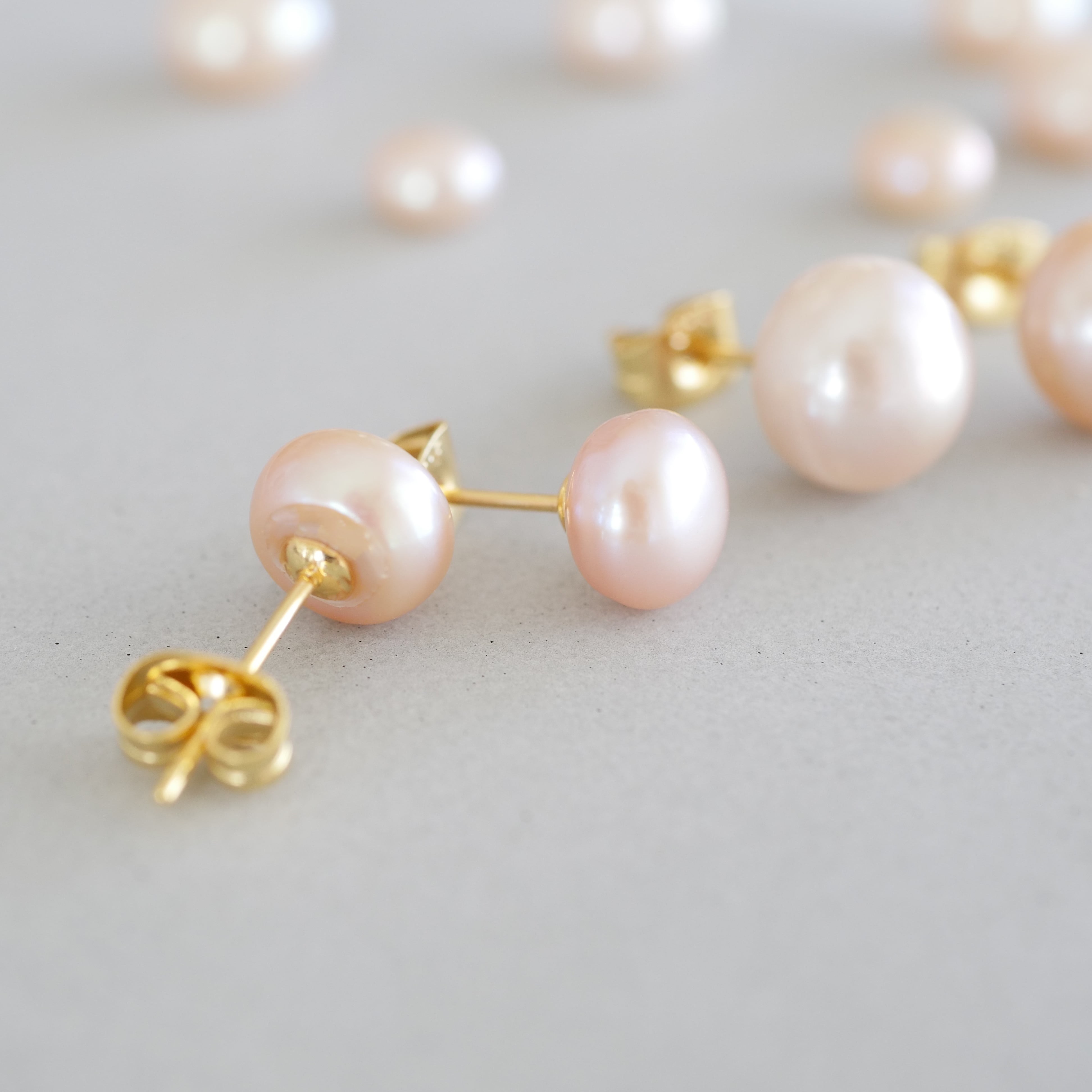 桜ピンクの淡水パールの一粒ピアス/イヤリング ゴールド 卒業式 入学式
