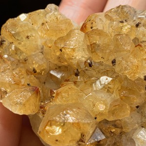 2.シトリンクラスター・ハリネズミ