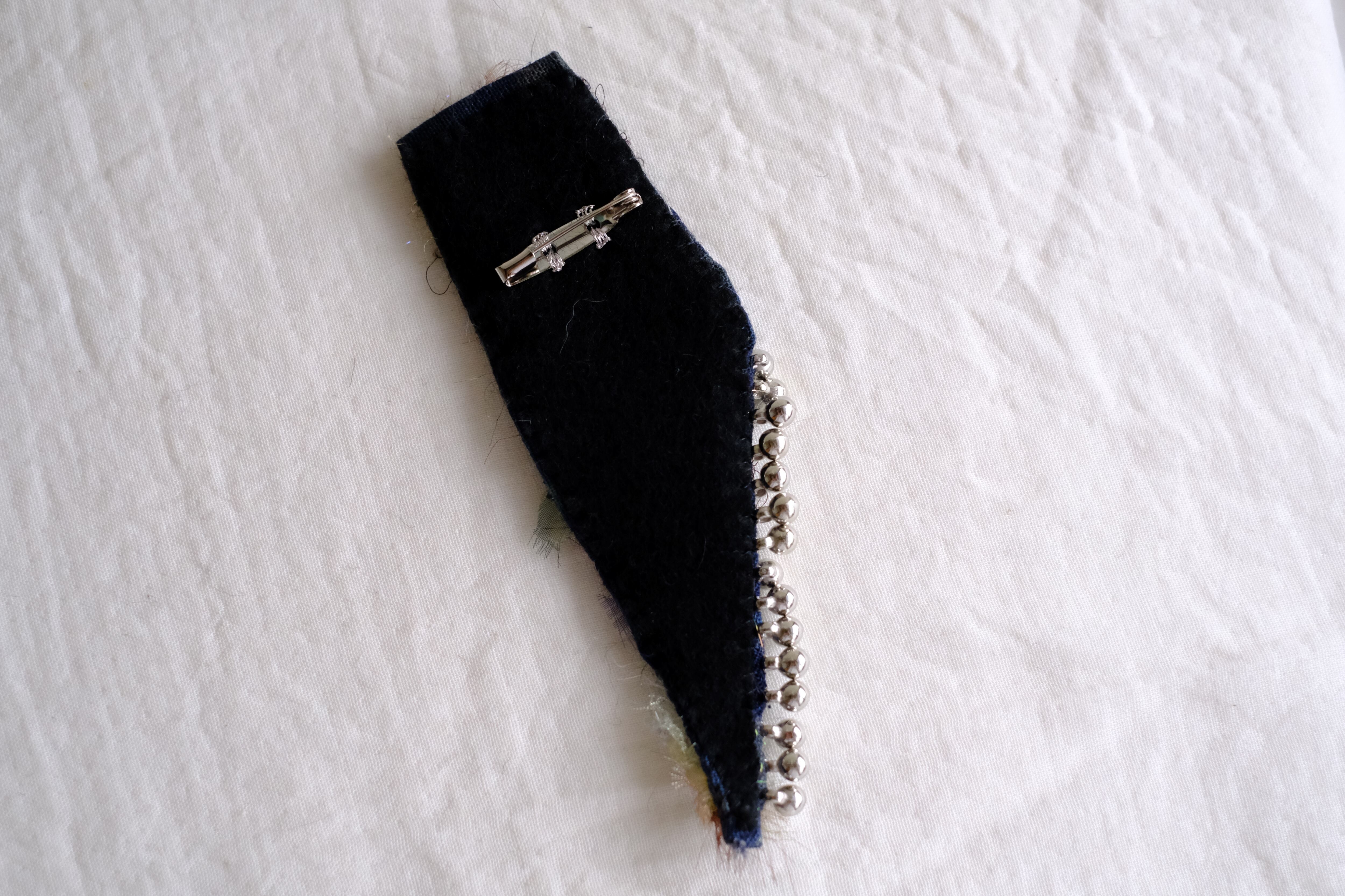 ブローチ　a-0826