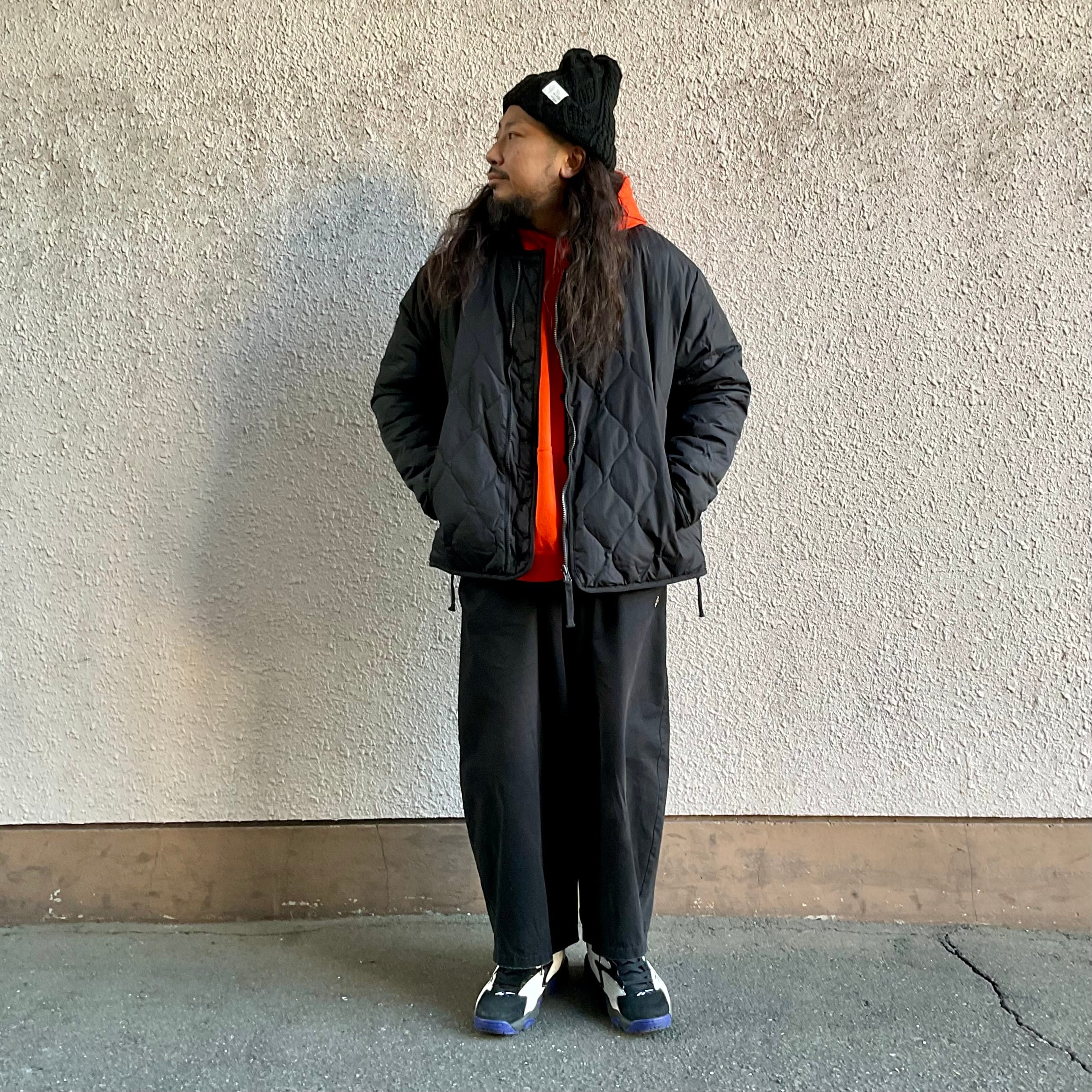 TAION】MILITARY REVERSIBLE CREW NECK DOWN JACKET カラー：ブラック