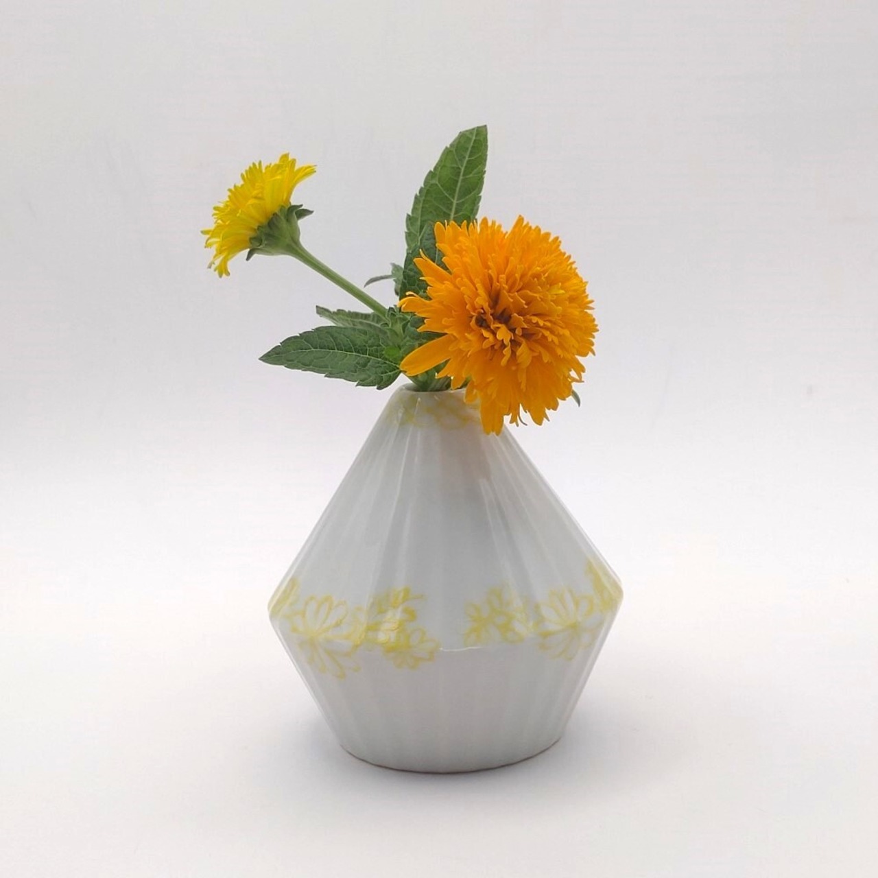 ミニ一輪挿し 黄色い花＊花 【京焼・清水焼】 flower vase 花生け