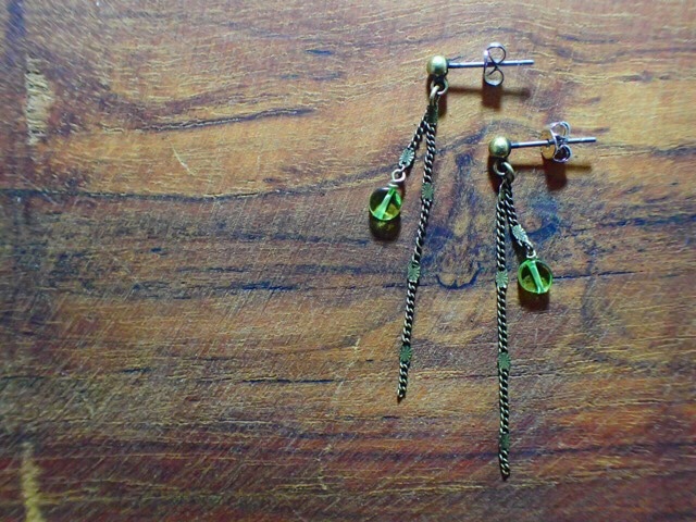 decoravive chain peridot earrings