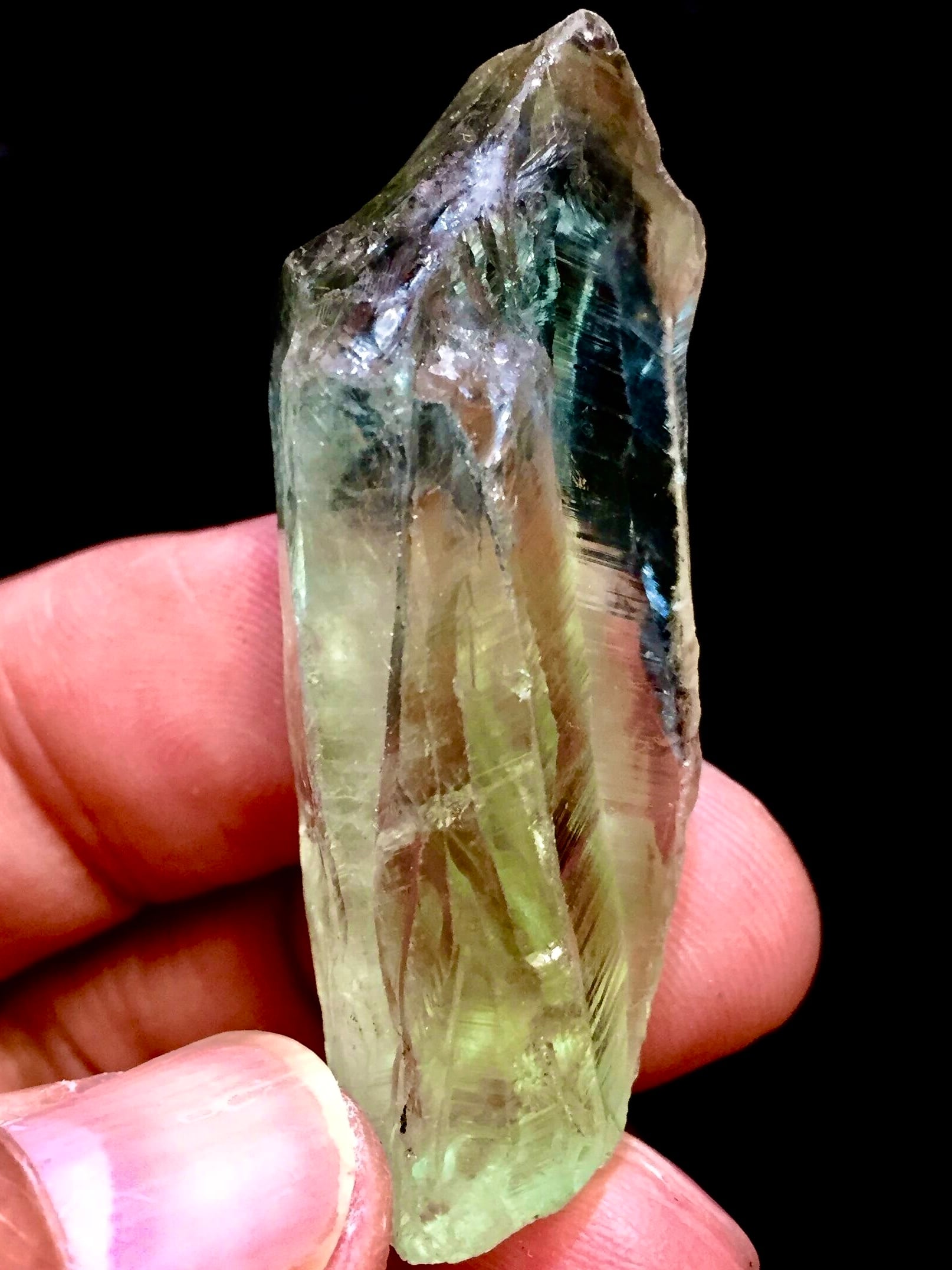 3) グリーン・アメジスト「プラシオライト」原石 | レムリアの太陽