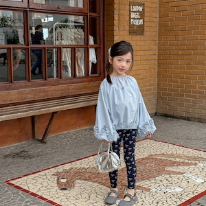 春花びらパフ袖ブラウス