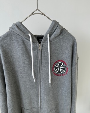 -Independent- Vintage 00s M Zip Hoodie