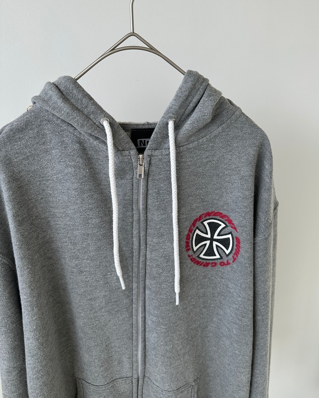 -Independent- Vintage 00s M Zip Hoodie
