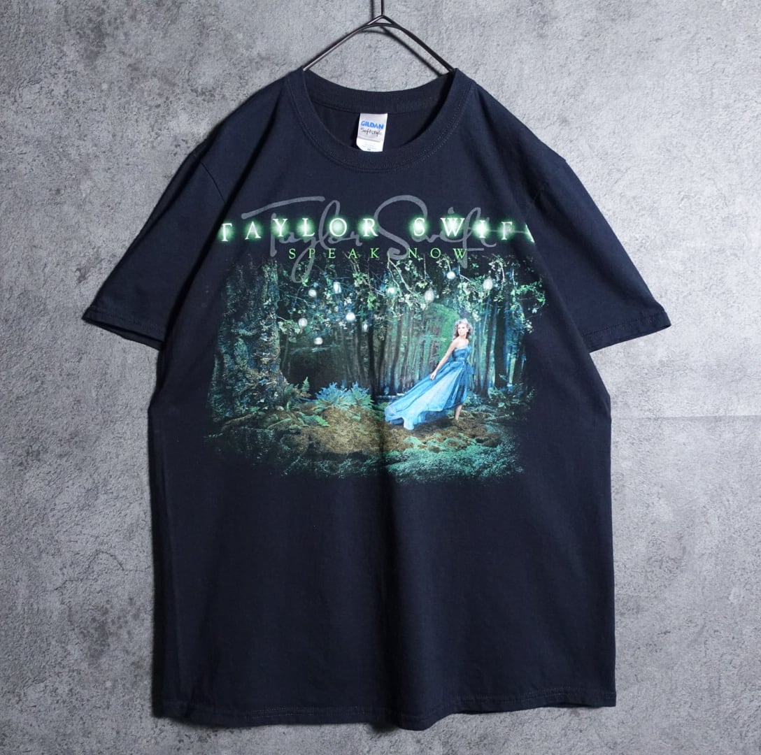 “TAYLOR SWIFT” black print T-shirt