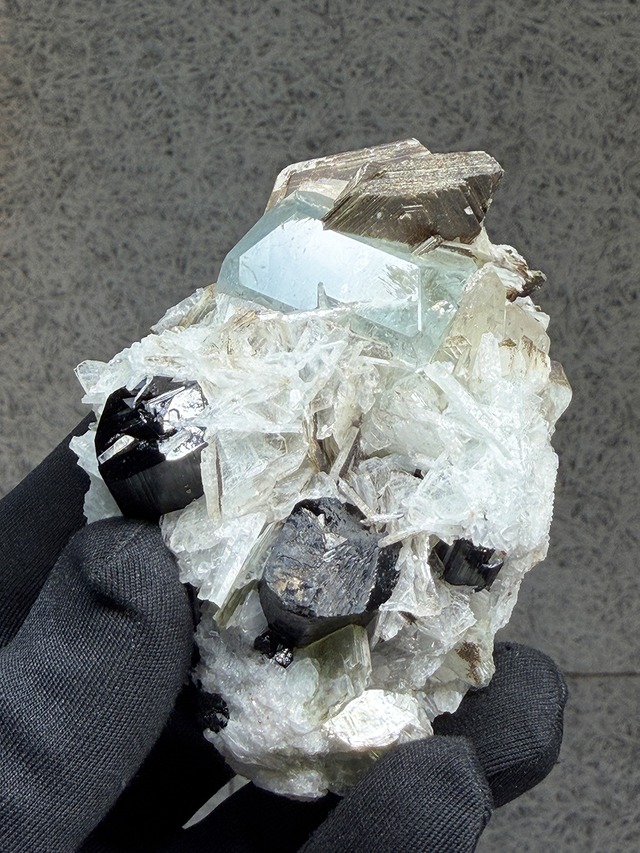 マニハール産クォーツクラスター【ML-0045】 from インド