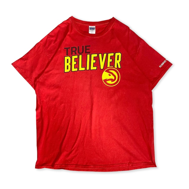 アトランタ・ホークス ロゴ「TRUE BELIEVER」 半袖 Tシャツ 【現地試合会場で配布】