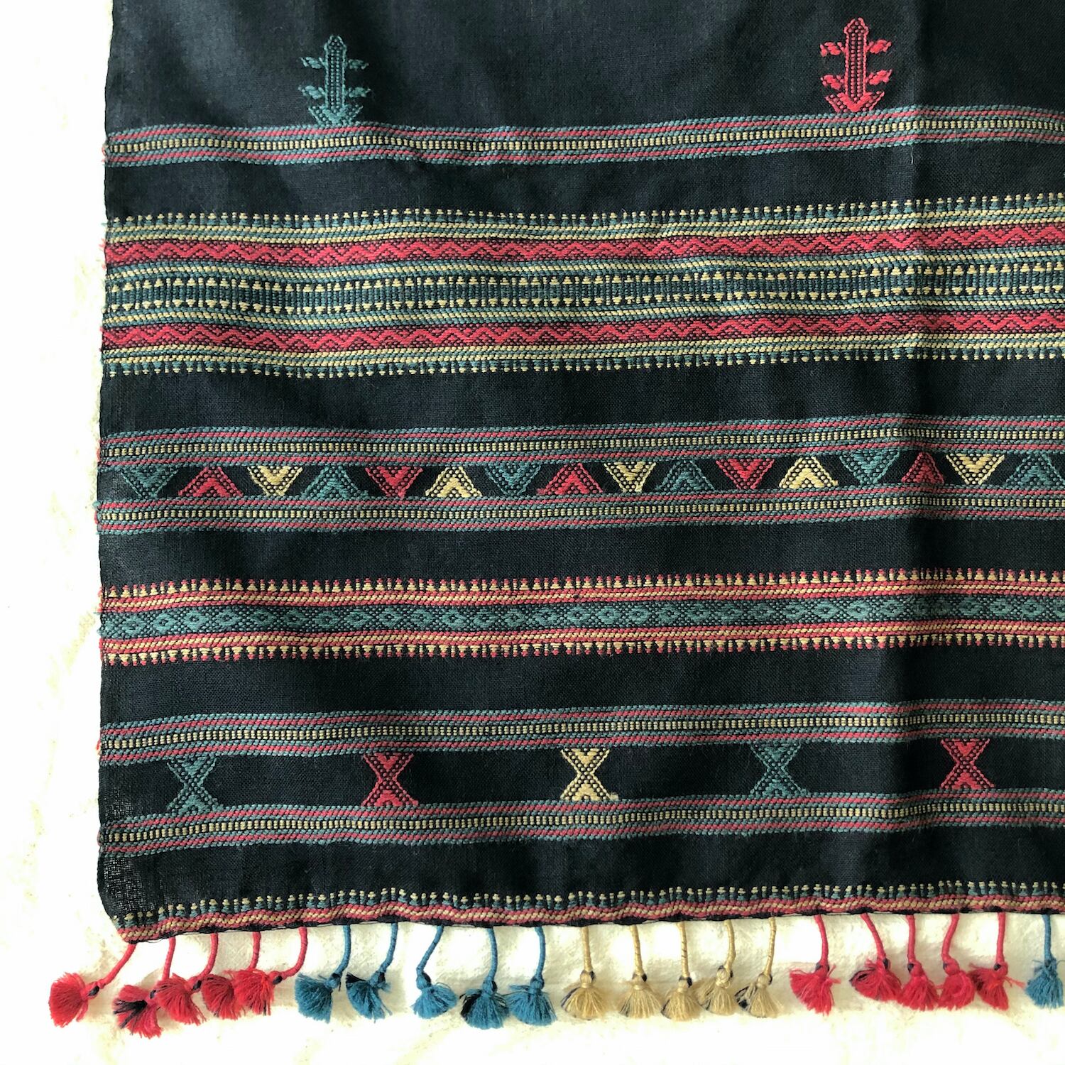 ウールの大判チャウモックショール|ブラック