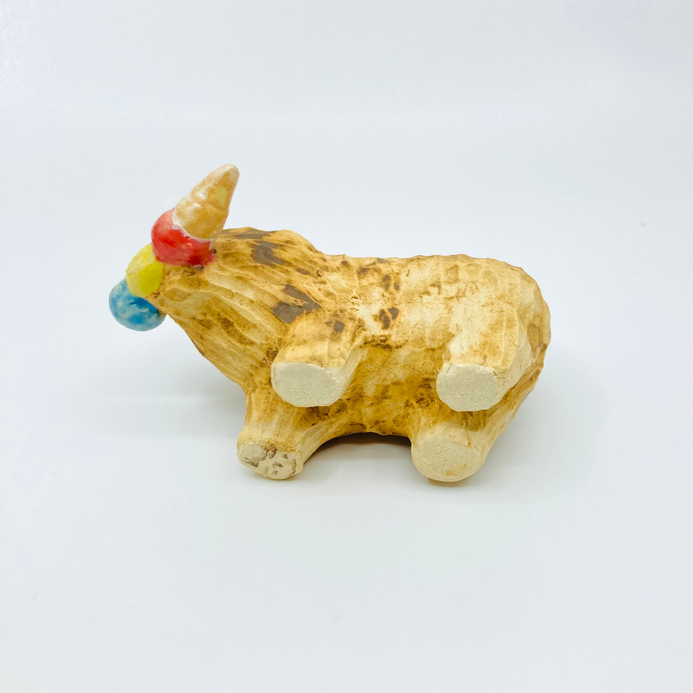 木彫り熊（アイス）の置き物 / すずきたまみ / 陶芸作品