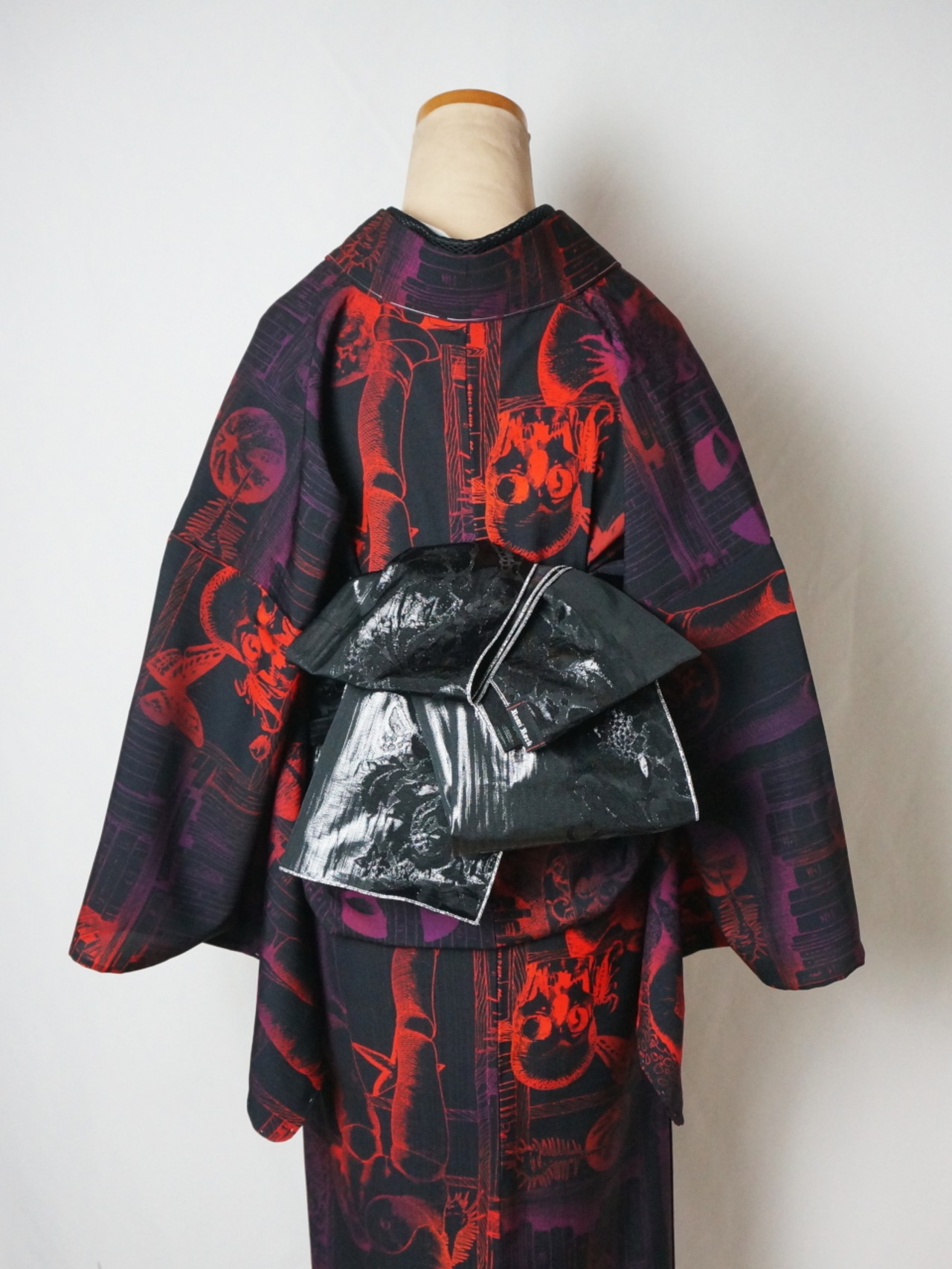 【受注商品】RumiRockセオαゆかた「ドラコニアサロン」 レッド　[A598]