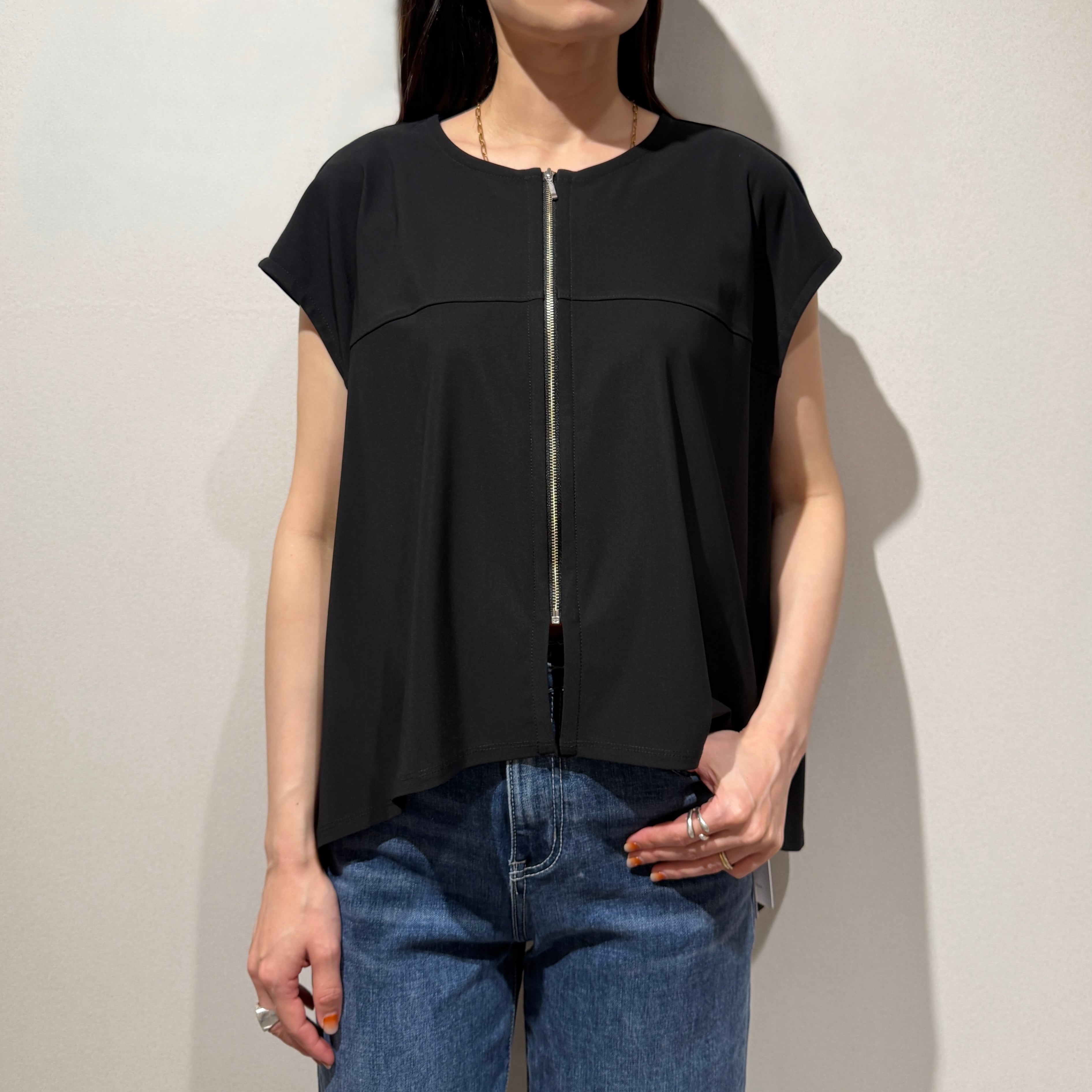 AD2023 23AW ファートップス 黒 フレア　専用 限定店舗】フレアジップベスト | トワミーオンラインショップ