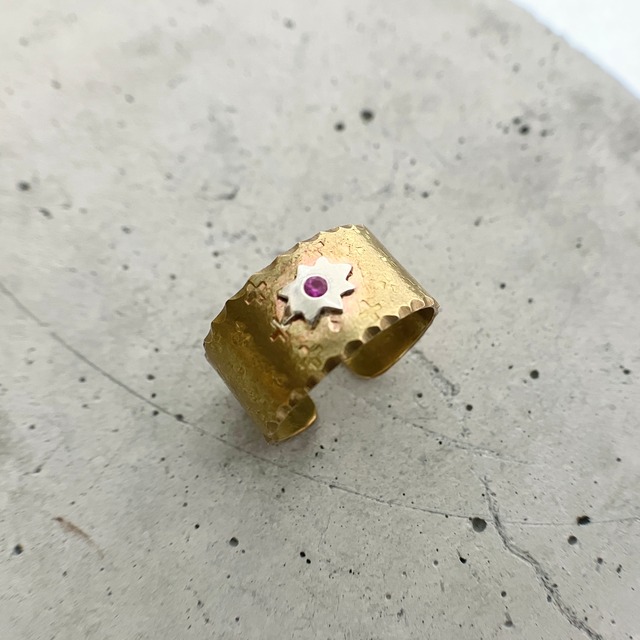 ツギハギのリング（ルビー）
