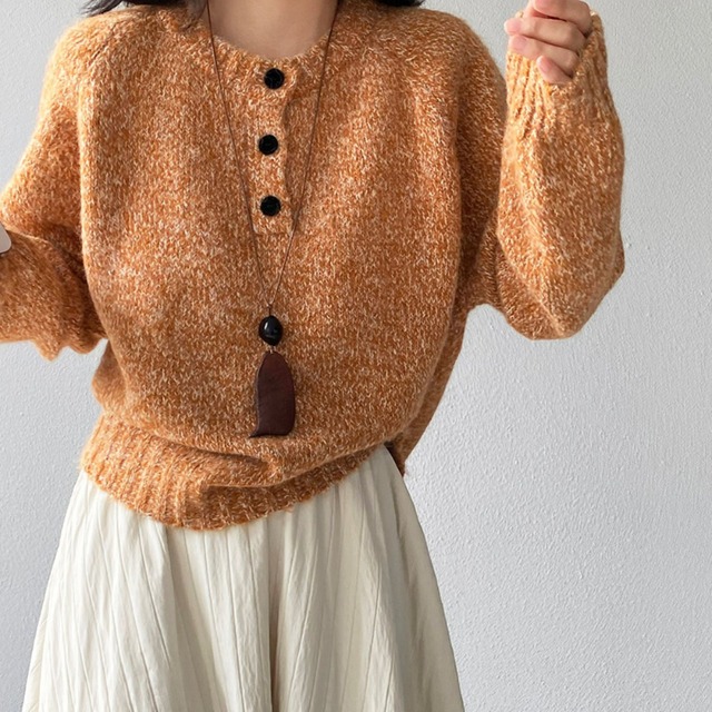 button-front crew neck knit top J00145