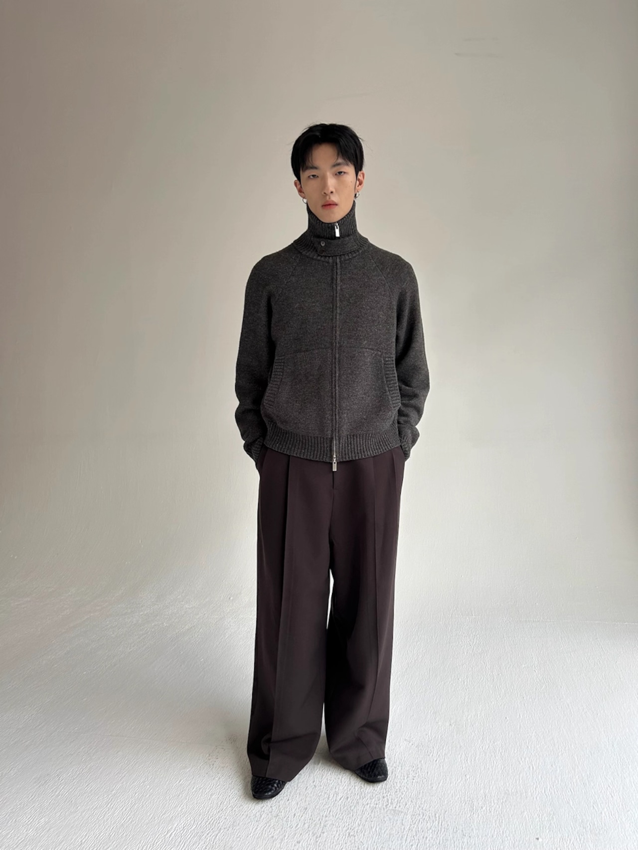 Yausye 83 Pleated Straight Trousers