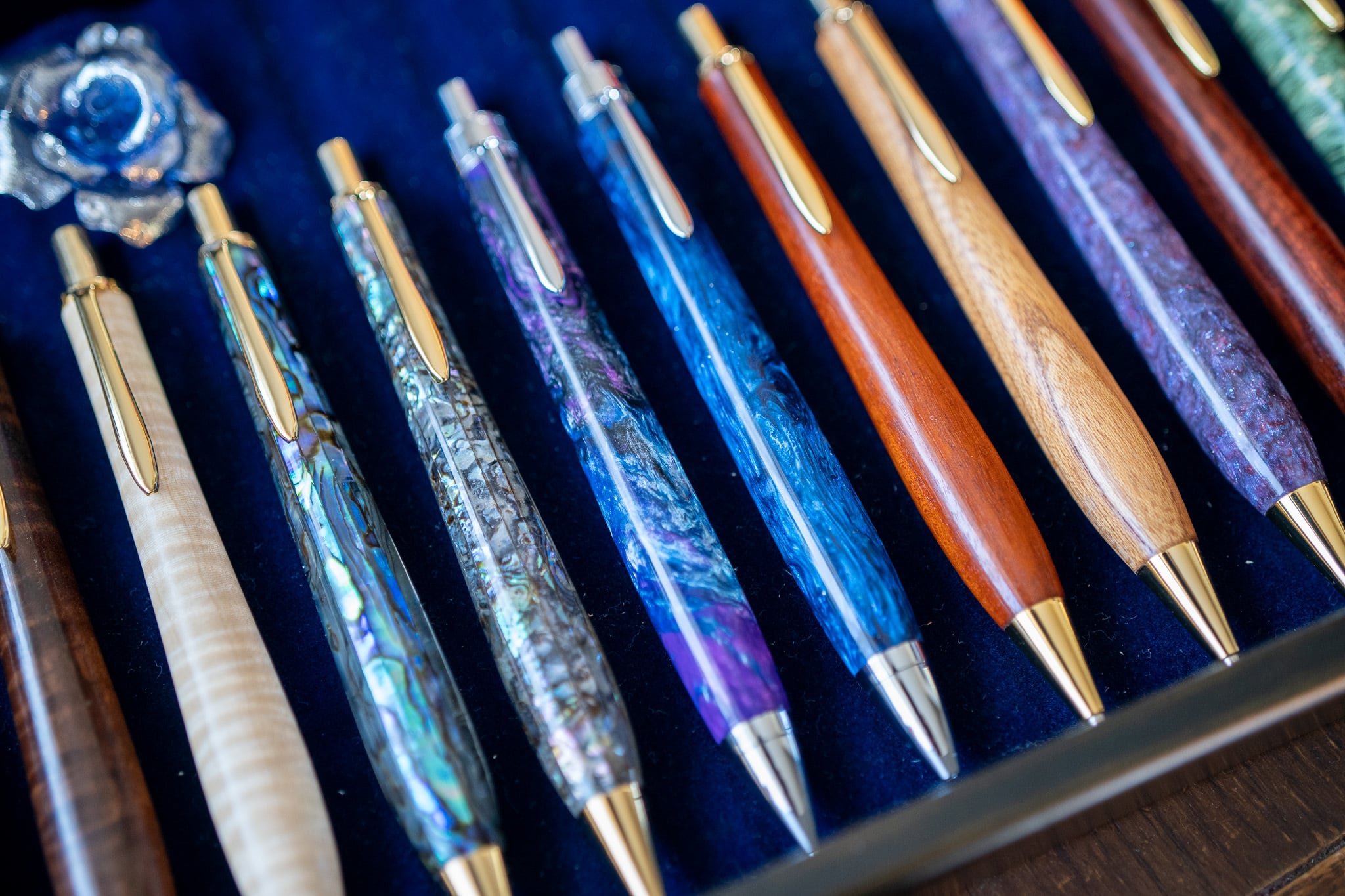 木軸ペン工房 金杢犀1点物レジン silver ボールペン