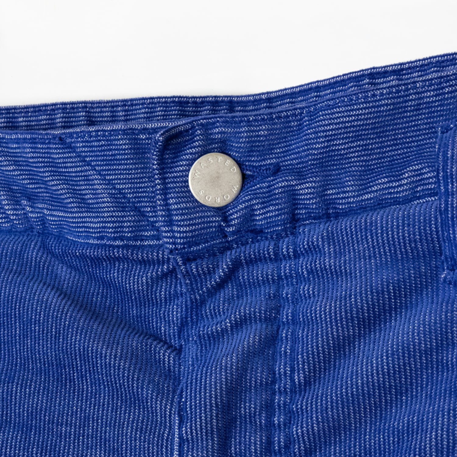 UNEEK BASEMNT - Discover independent style.