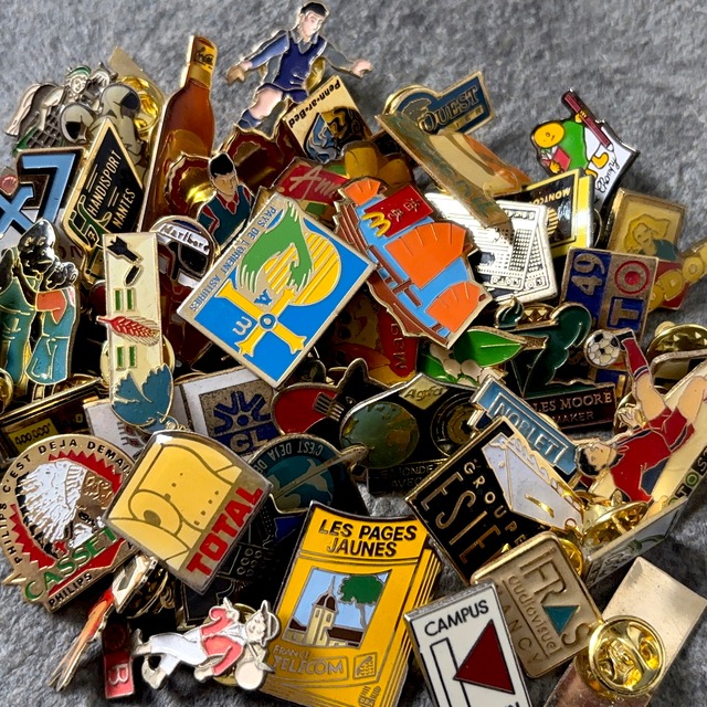 50個  フランス雑貨 ヴィンテージ  ピンバッジ ピンズ France pins  Pin badge vintage 古着 通販 リメイク ブローチ  アタッチメント付属 雑貨 2602030-2512038-2