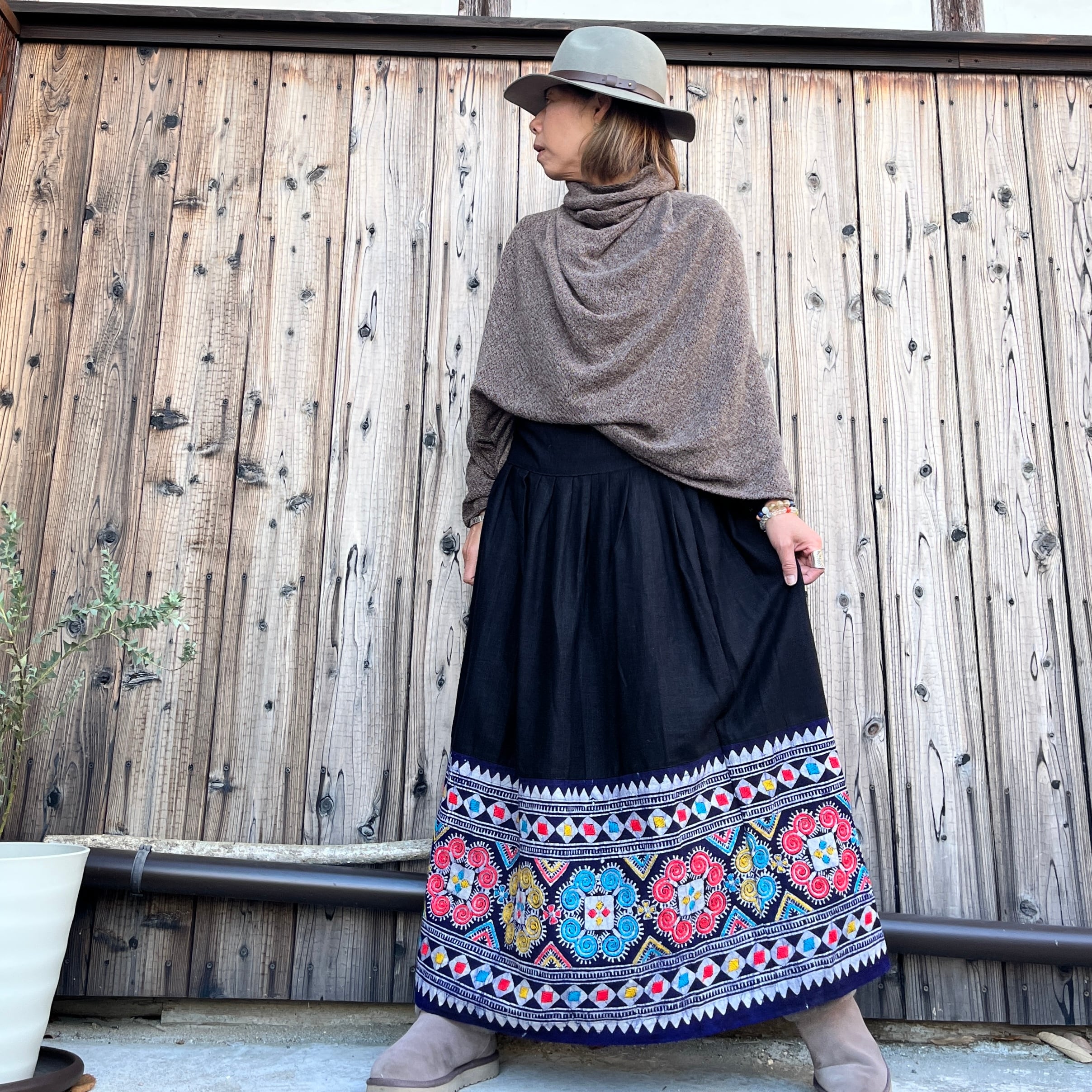 モン族ヘンプ刺繍スカート | アジアン雑貨ルチュ