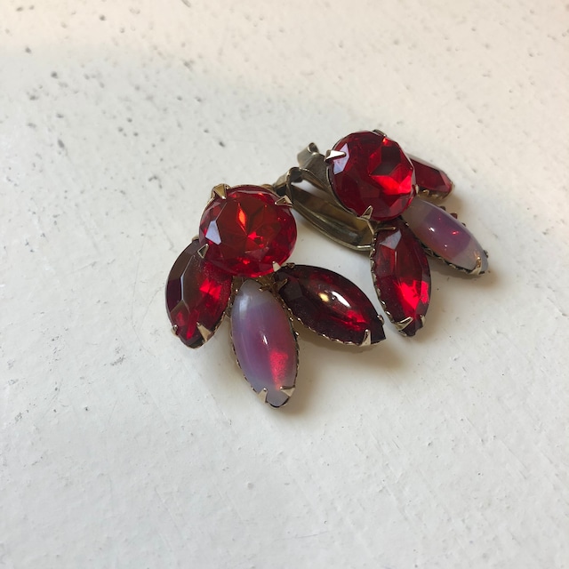 VINTAGE ruby-red earrings