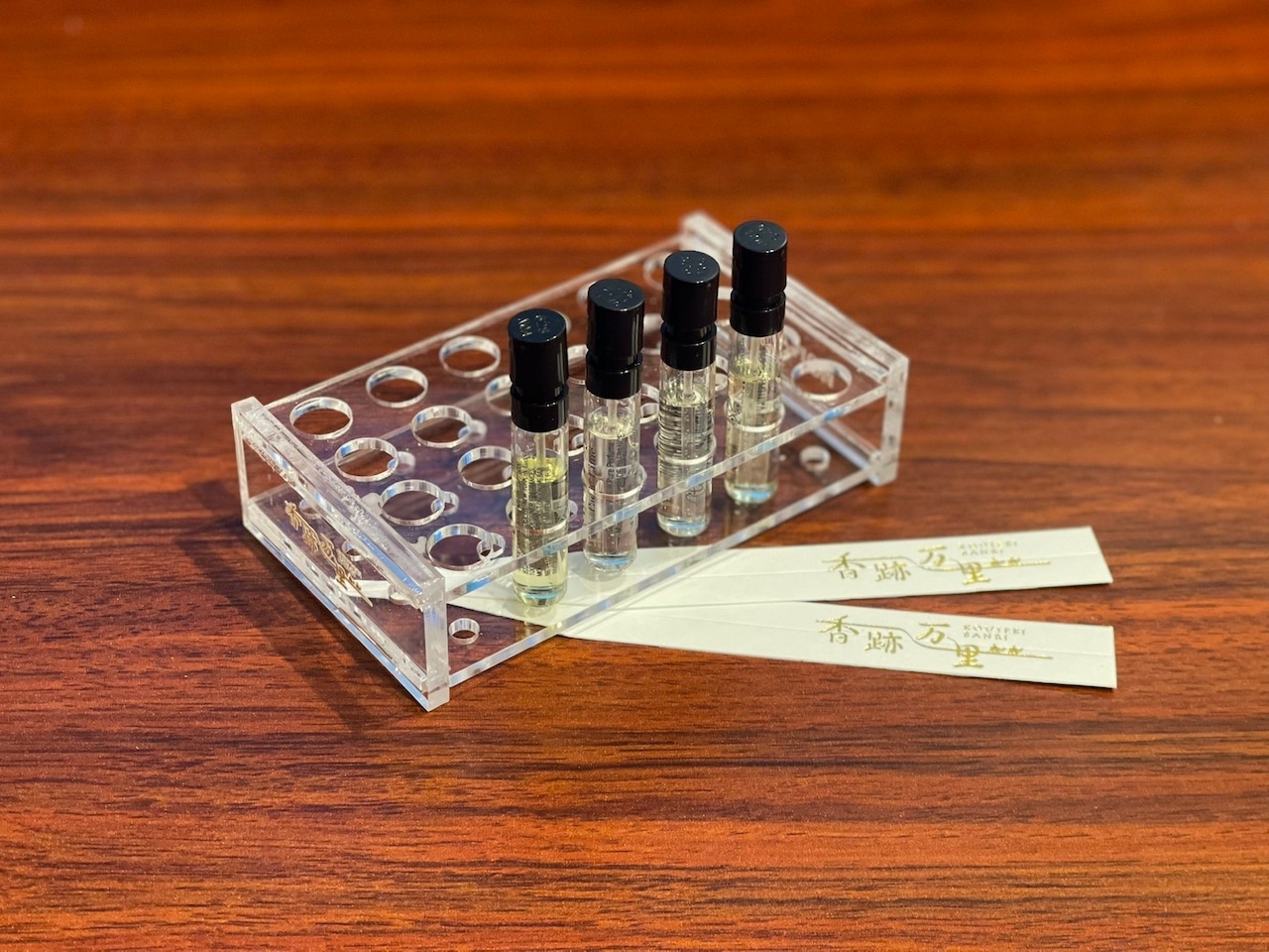 【ツール】香水サンプル用収納ラック 24本入り