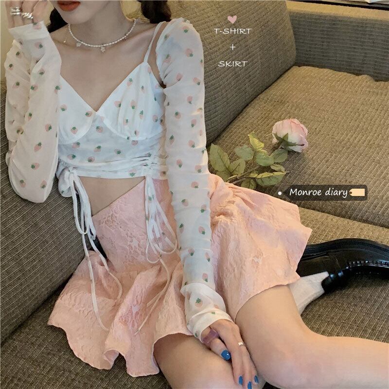 薄手メッシュギャザーVネックシャツ サマーショートスリムトップス 大人ガーリー スウィート キュート カジュアル 夏物 モンロー25723040875