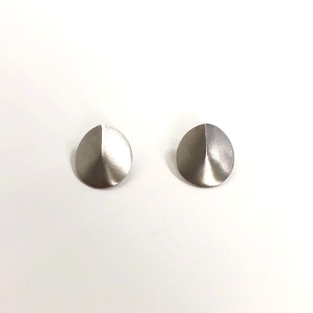 revie objects / around earrings