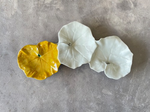 有田焼 福泉窯 黄交趾釉緑茎白釉プラチナ茎 つわの葉三連皿