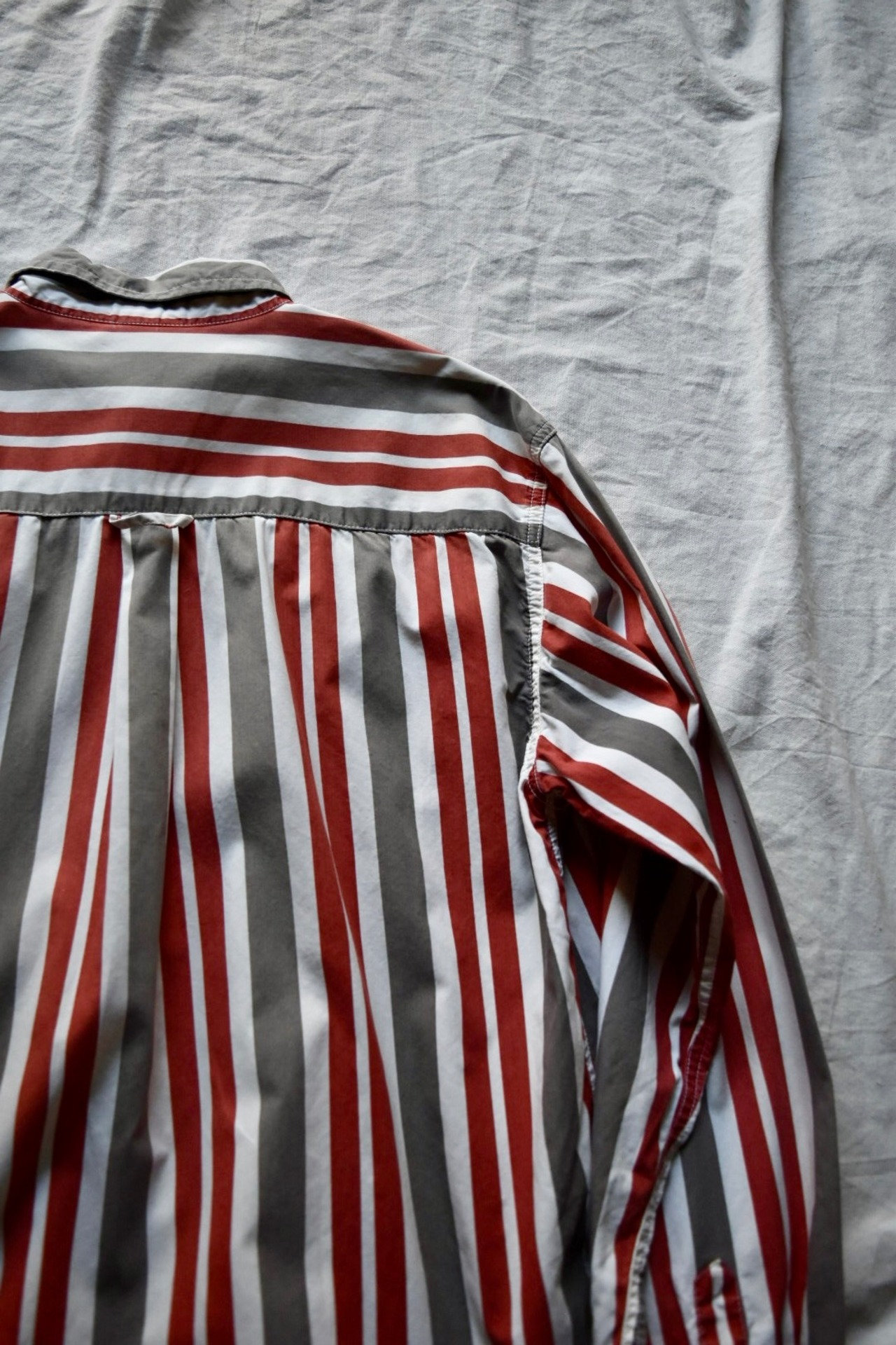 Orange-gray border shirt