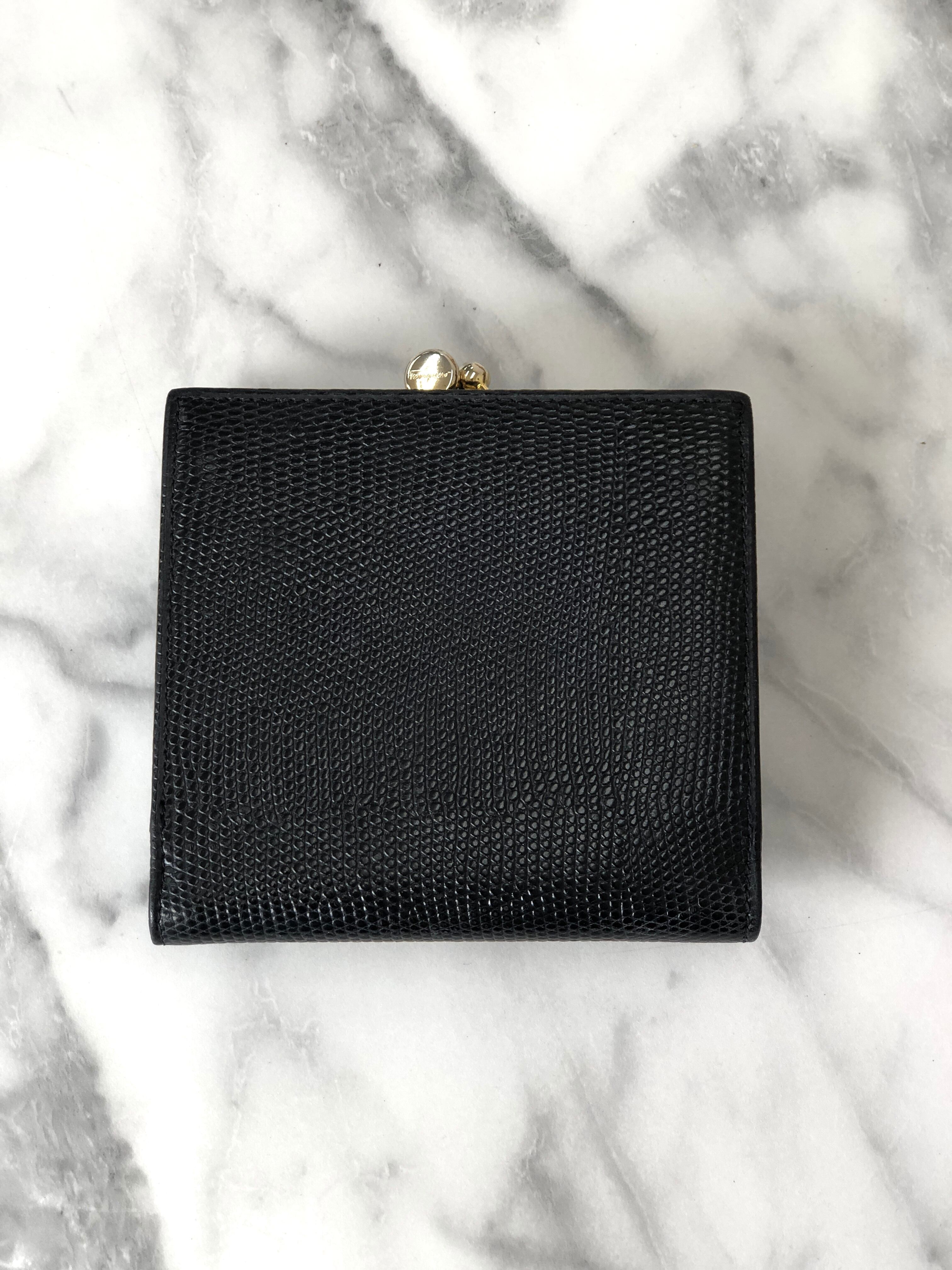 Salvatore Ferragamo サルヴァトーレ フェラガモ ヴァラリボン レザー
