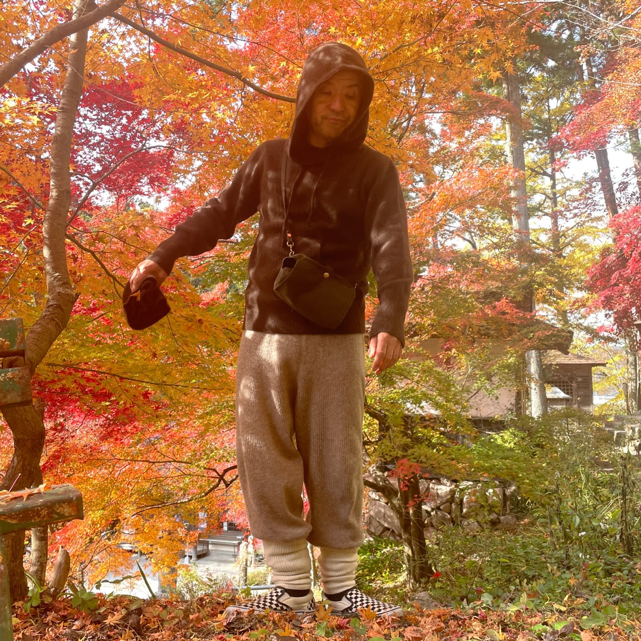 ヤクのパーカー｜こげ茶 | 空飛ぶ羊公式webshop｜モンゴルのあたたかい