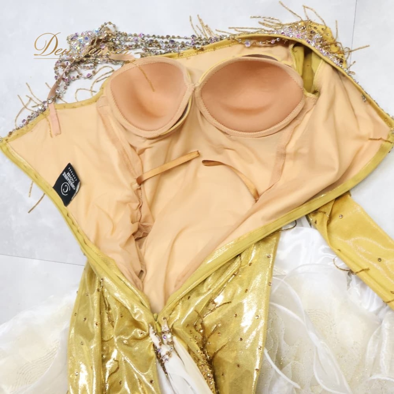 社交ダンス 衣装 クリスアン CHRISANNE イングランド製 スタンダードドレス ワンピース ドレス ホワイト系 ゴールド系 白 金 デモ 競技 ダンス パーティ 発表会 レース フロート レディース ゴージャス 大人かわいい エレガント