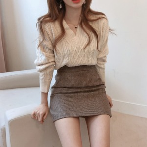 トップス ニット 袖あり 長袖 Vネック ストレート バックリボン かわいい 大人可愛い きれいめ カジュアル おしゃれ お洒落 メンズライク ガーリー ツイスト編み 冬 10代 20代 30代 レディース デート お出かけ ファッション フリーサイズ 色展開 ブラック ダークグリーン アプリコット