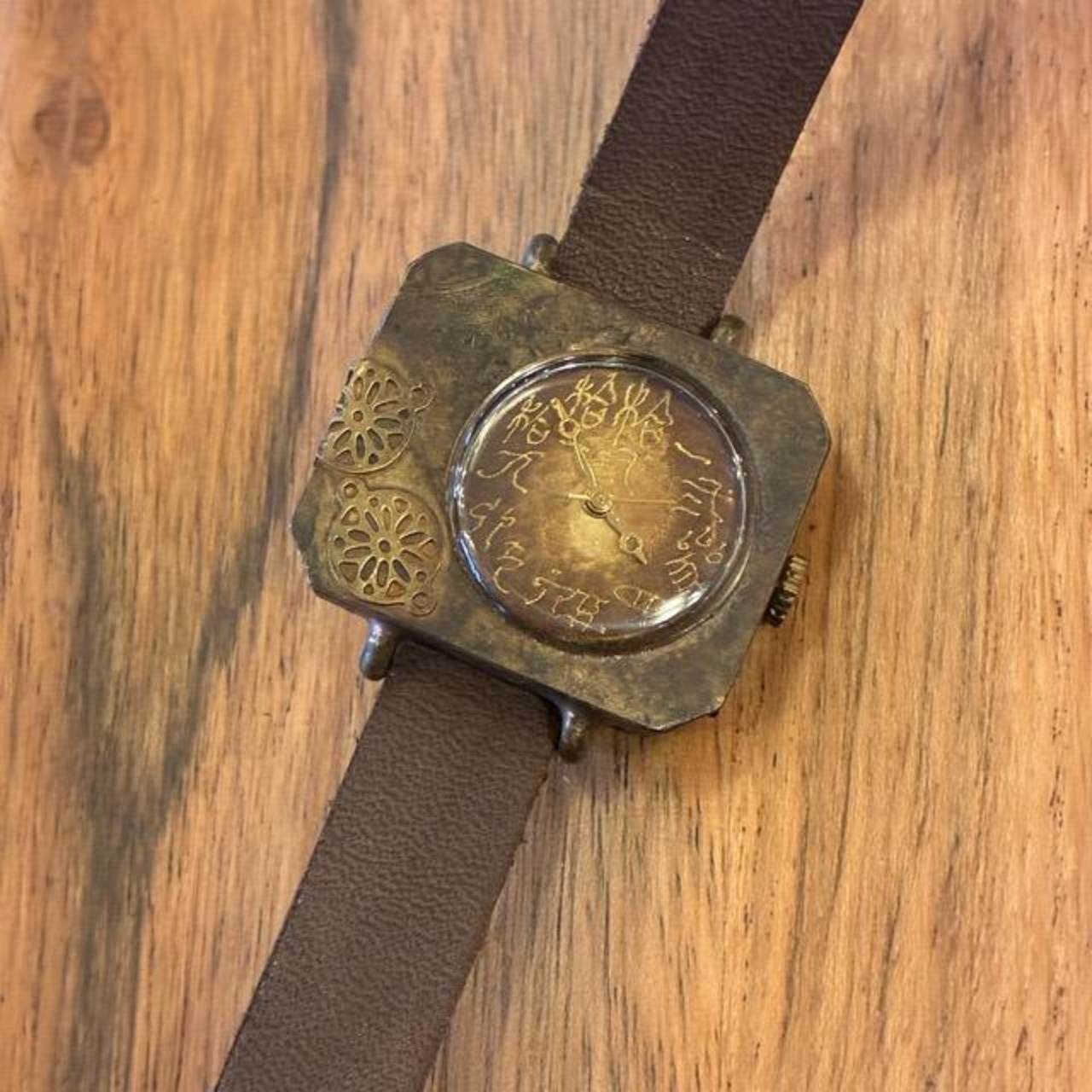 [Made to Order] Brass and Leather Handmade Watch with Paper Balloons DBR Made to Order Brass and Leather Handmade Watch, Dark Brown, Gift