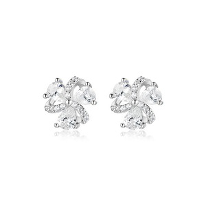 おしゃれ ダイヤモンド キラキラ フラワー ピアス