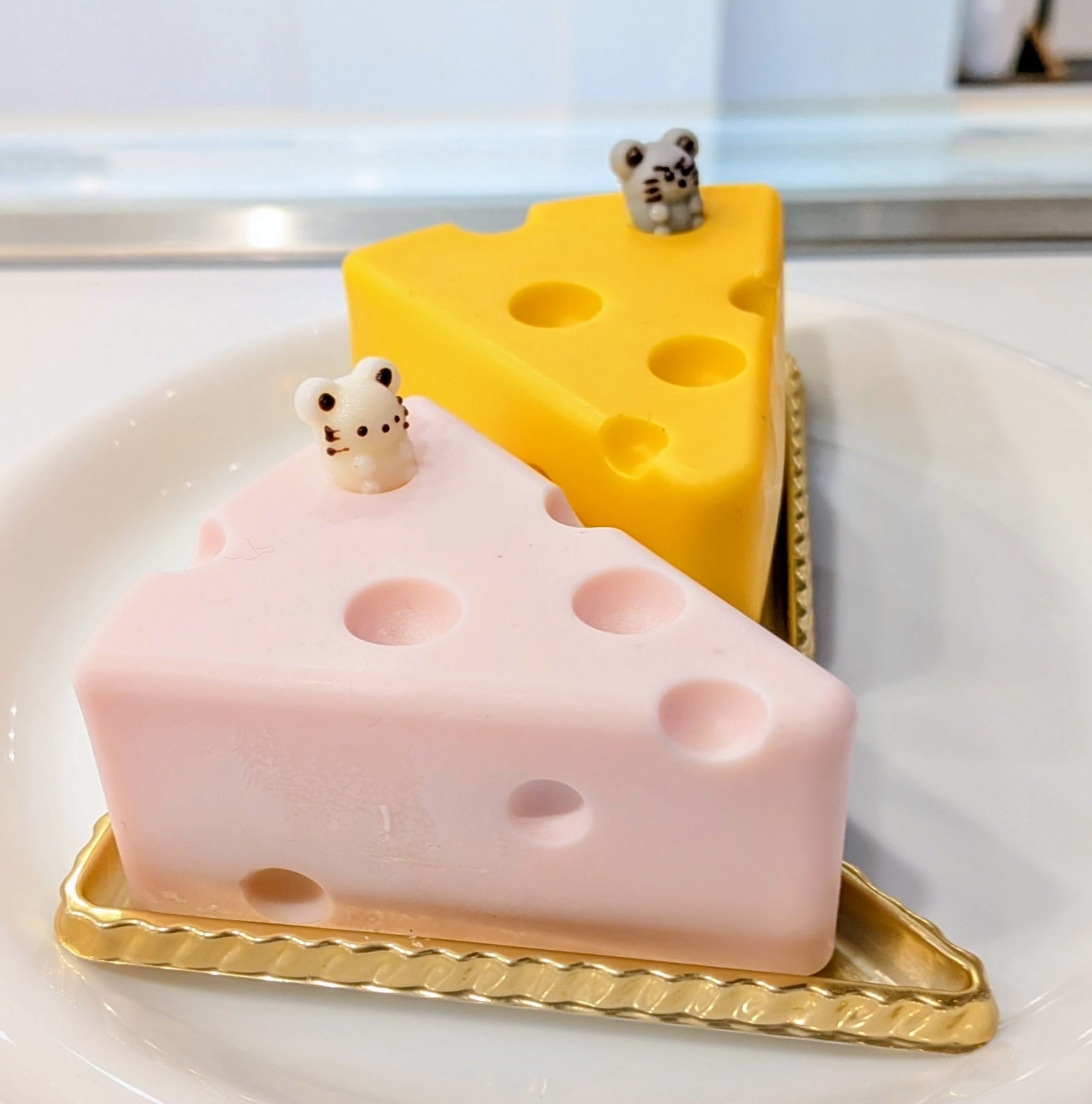 口福のチーズケーキ（ストロベリー&プレーン）