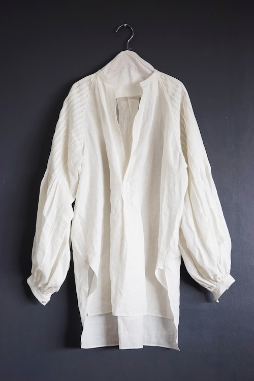 jun mikami - tuck sleeve blouse