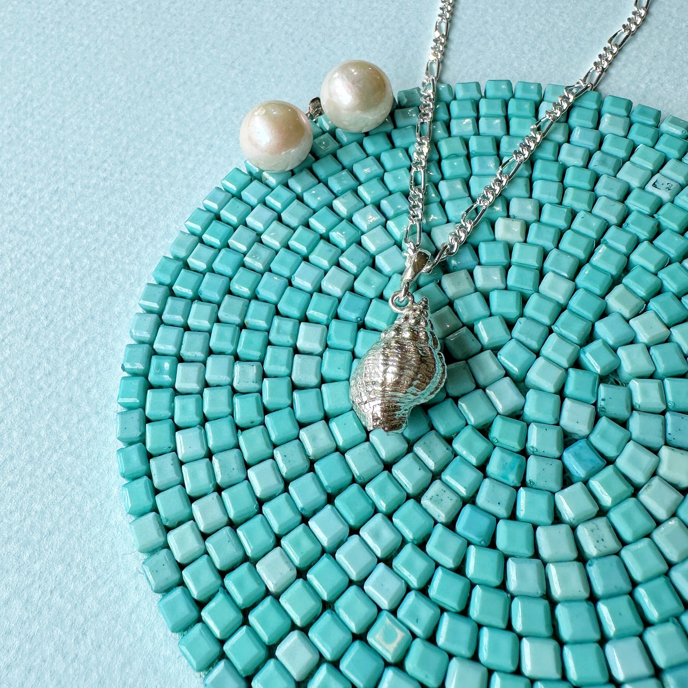 NYメトロポリタン美術館　パールピアス&パールペンダント　セット NYメトロポリタン美術館 パールピアス&パールペンダント セット