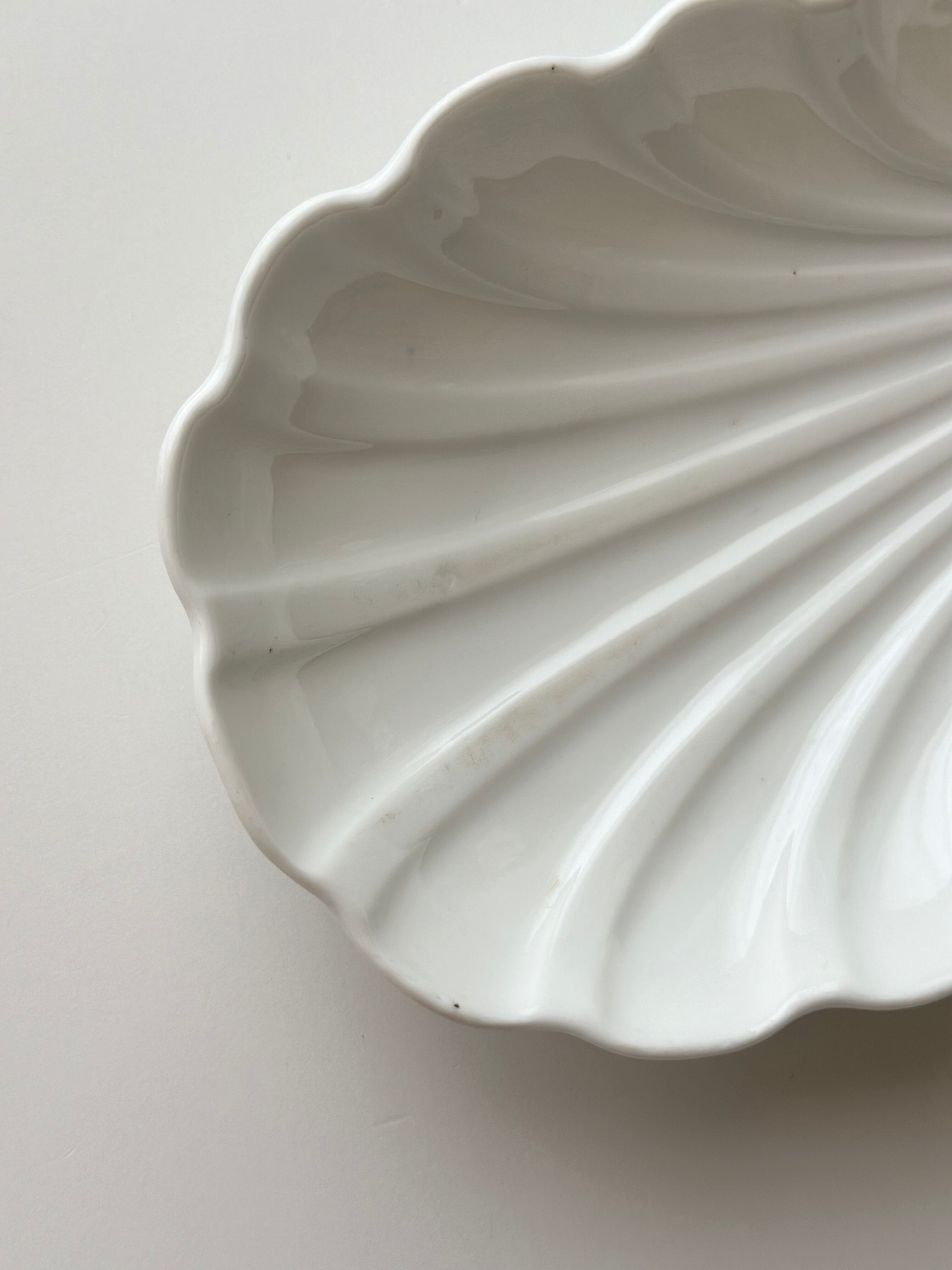 french vintage ravier / 白磁のシェルラヴィエ a | VIRON