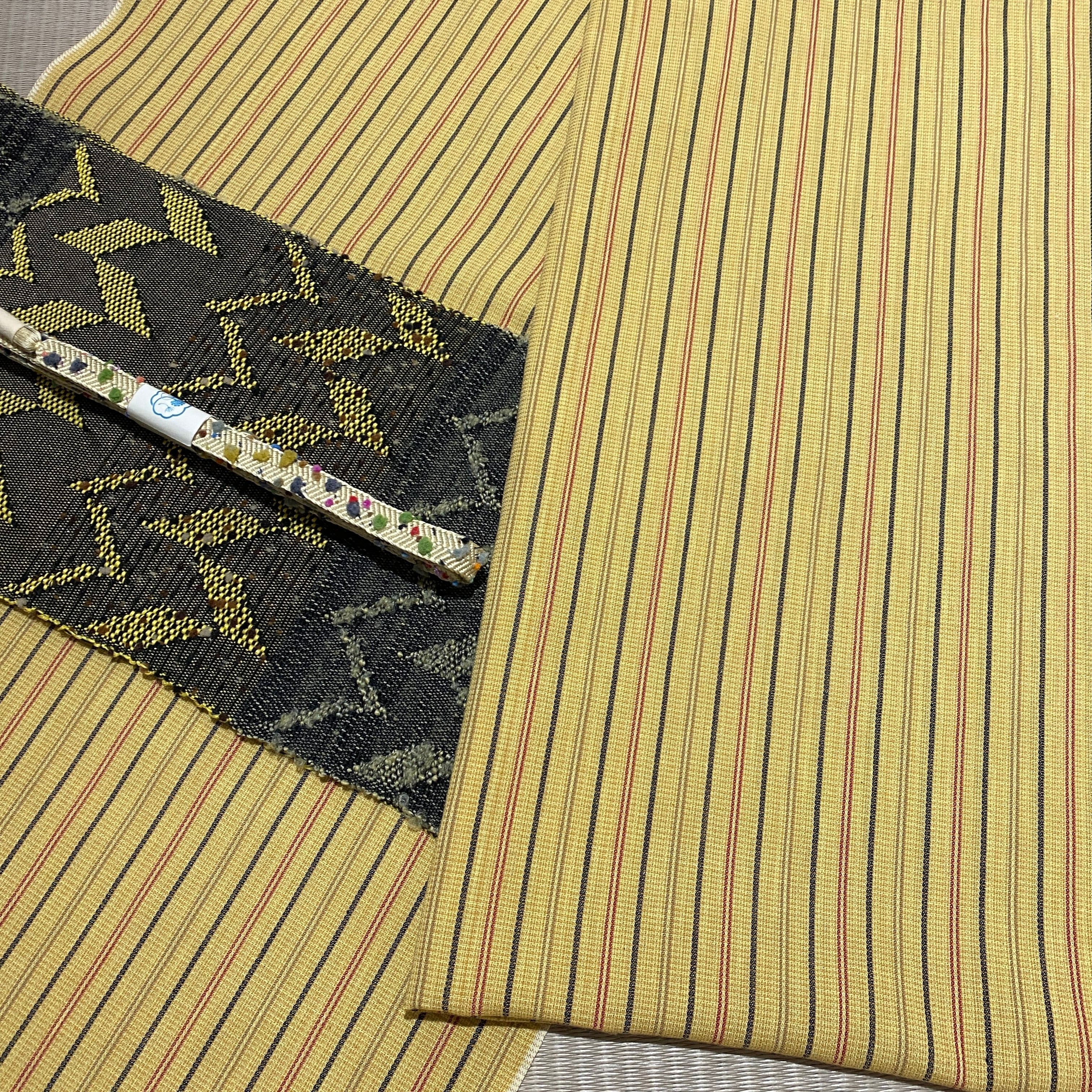 半幅帯 ハーフ＆ハーフ 矢羽・黒黄（つばらつばら） | きもののここち 透佳