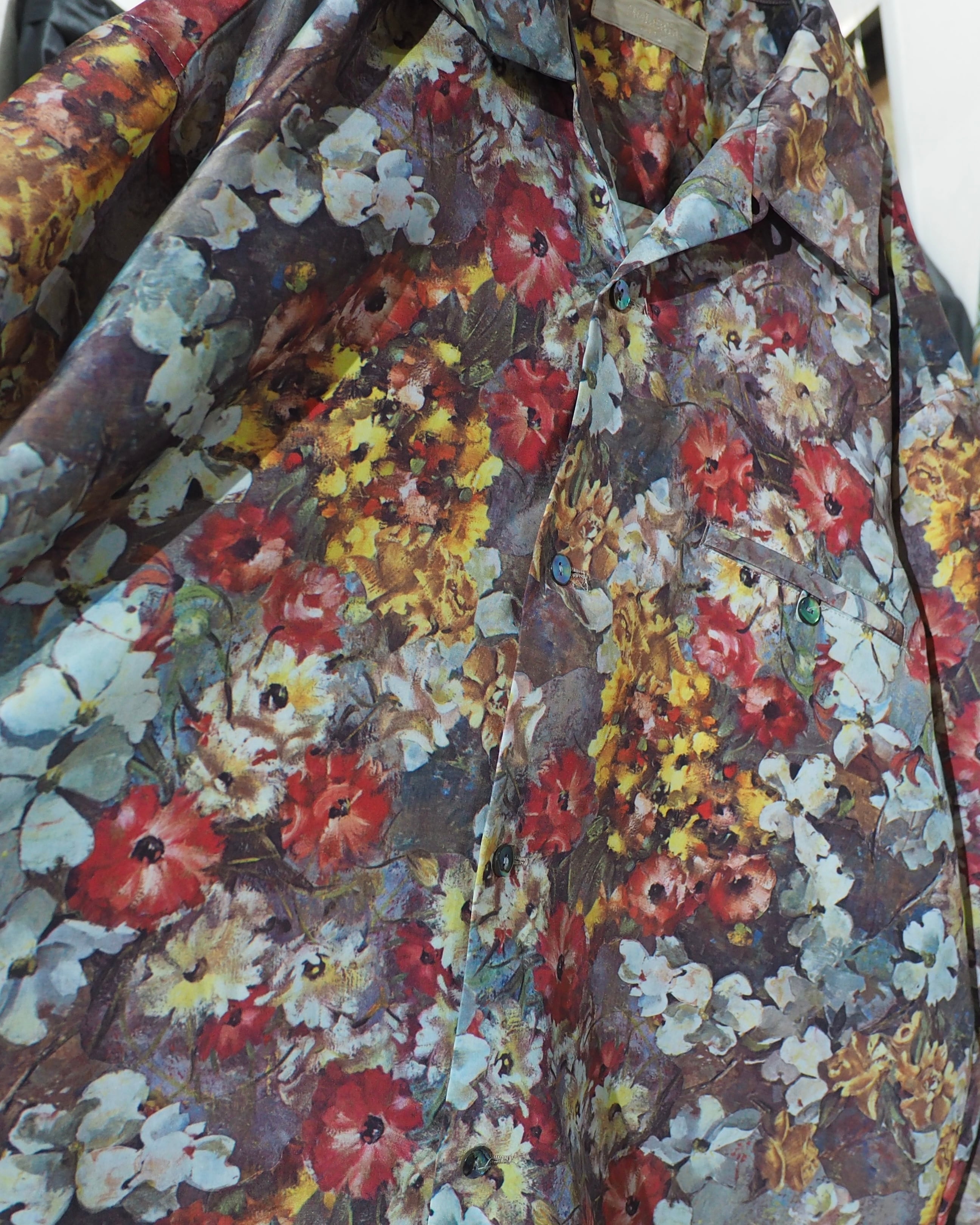 Beautiful Luxury Flower All Over Pattern Vintage Open Collar Shirt