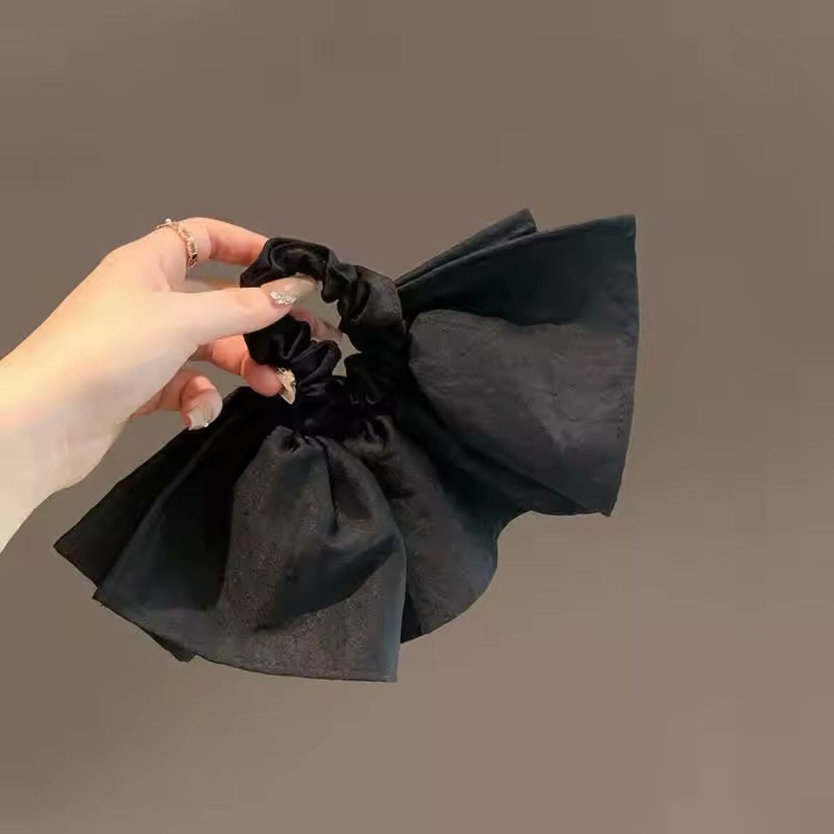 ビッグフリルシュシュ