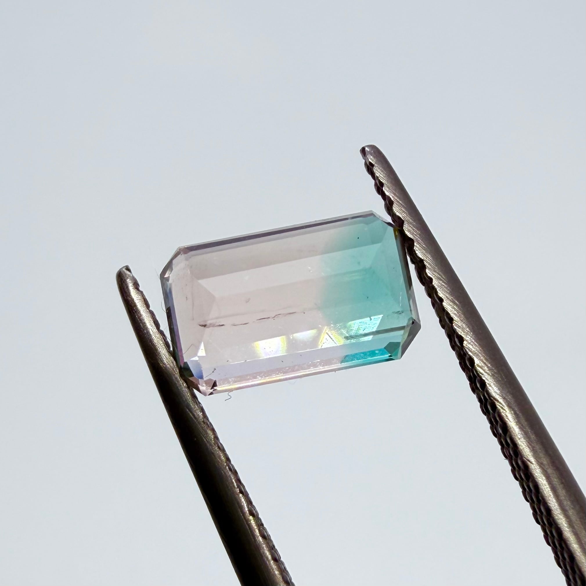 エメラルドカラーがアクセントなバイカラートルマリン