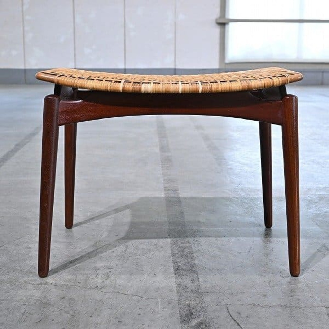 北欧デンマーク製 Olholm Mobelfabrik社 スツール チーク無垢材 ラタン 椅子 腰掛け 籐編み チェア オルホルム モーベルファブリック【中古家具/中古インテリア/USED家具ユーズド家具/リサイクル】