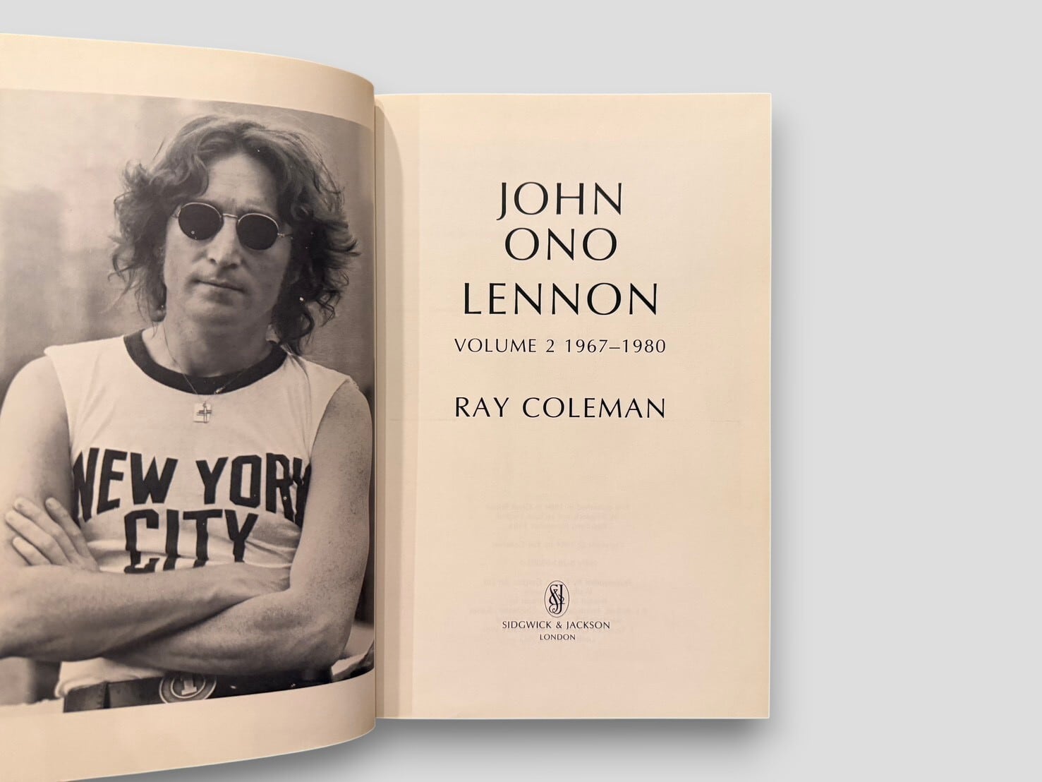 SJ992】John Winston Lennon: Volume 1 1940–1966 / John Ono Lennon