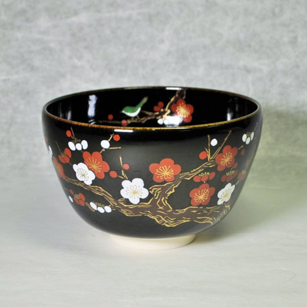 抹茶碗 黒釉 紅白梅にうぐいす
