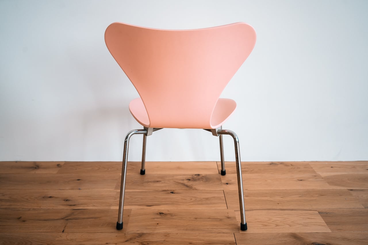 小さなセブンチェア｜Arne Jacobsen（アルネ・ヤコブセン