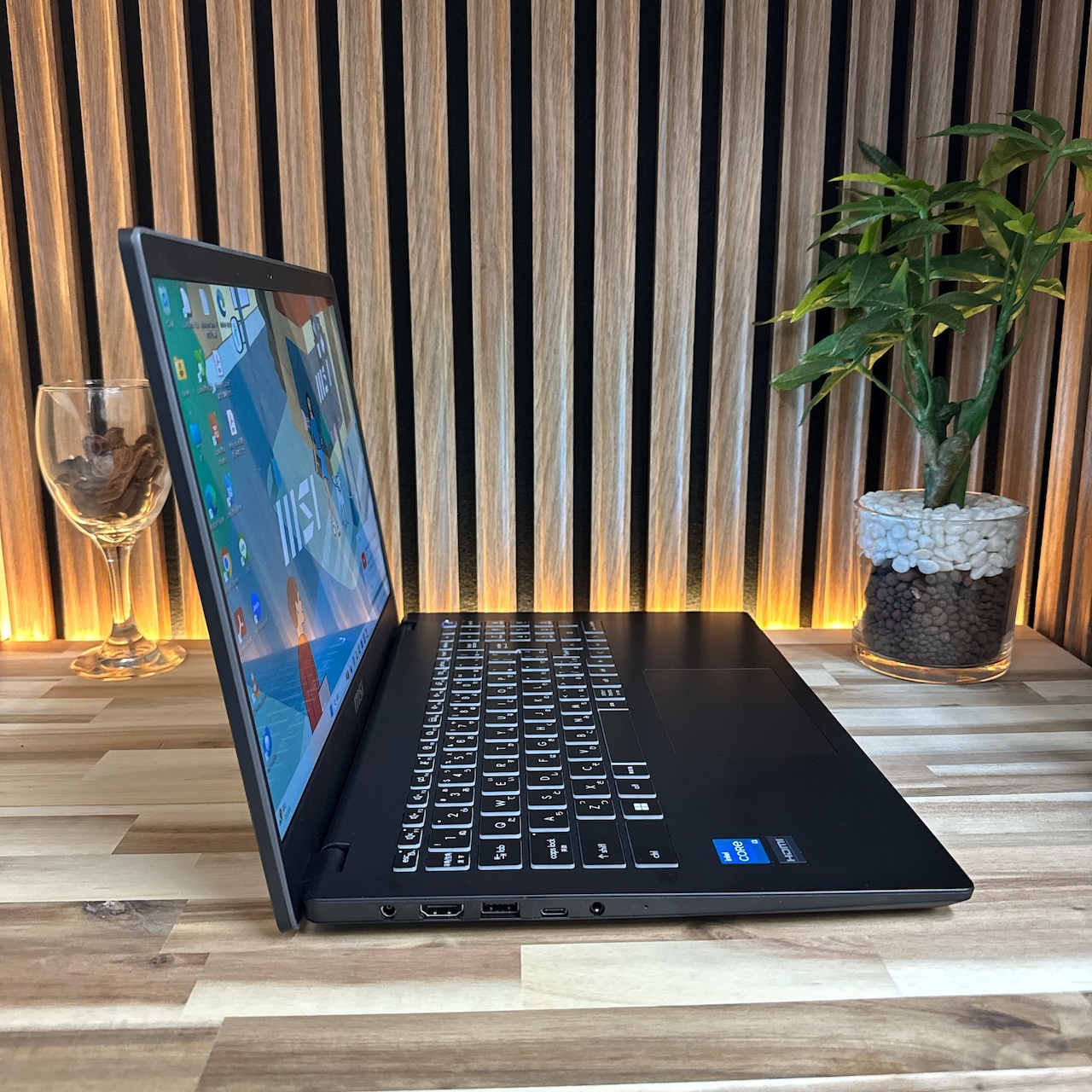 『極美品2024年モデル』MSI Modern 15 最新第13世代 メモリ8GB SSD512GB 人気ノートパソコン